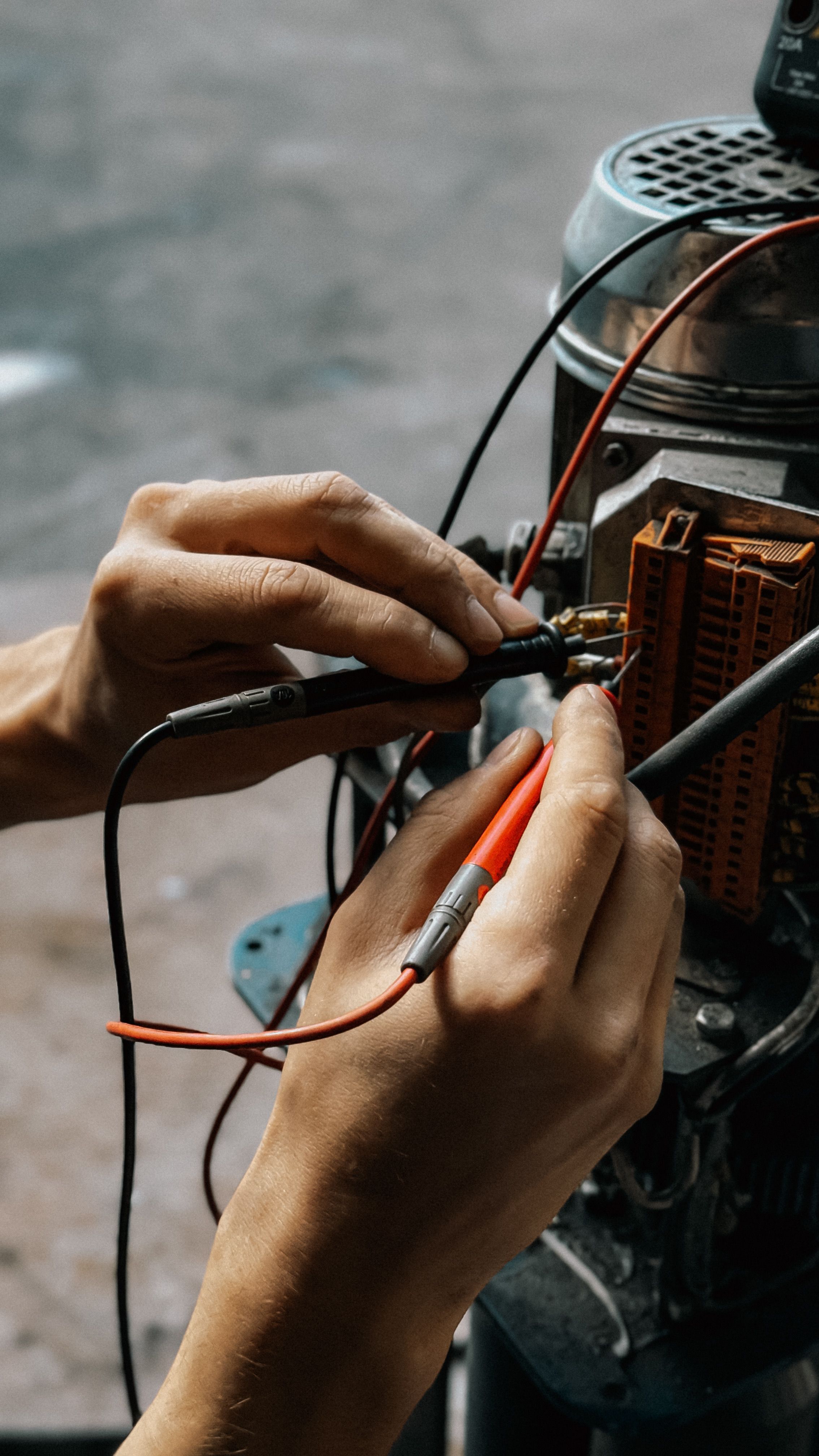 Commercial electrical maintenance